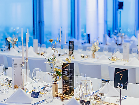 Himmelsstürmer Silvestergala mit Buffet und 360 Ausblick im Panoramadeck