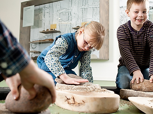 zeiTTor - Mehl mahlen