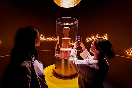 poi-chocoversum-brunnen-c-morris-mac-matzen-web-2500x1500