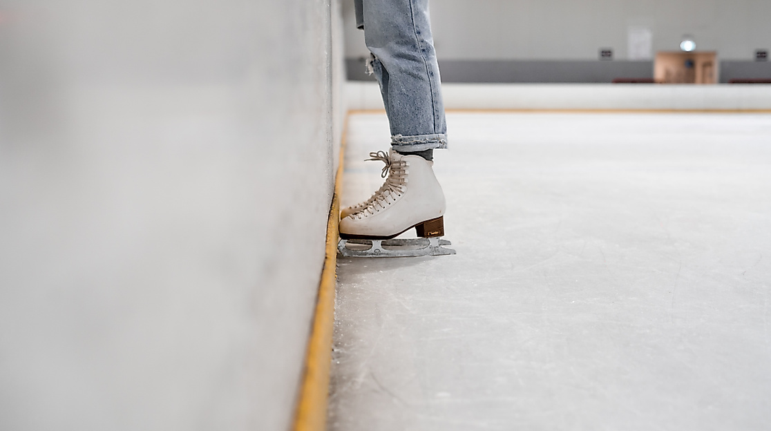 schlittschuh_c_kelli-mcclintock-unsplash