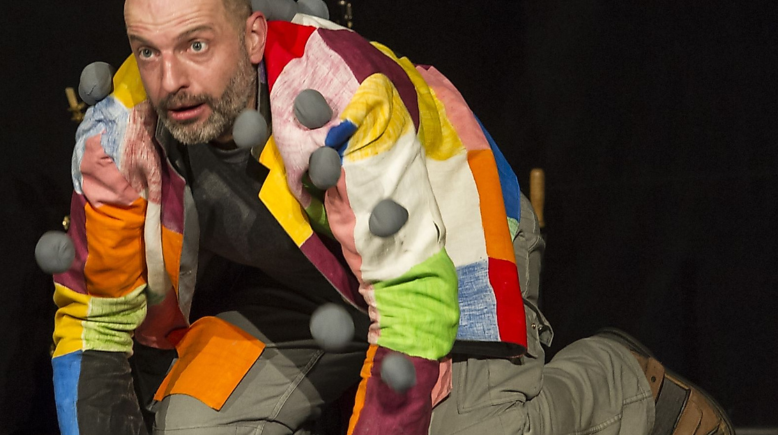 Helge van Hove als Elmar, der bunte Elefant