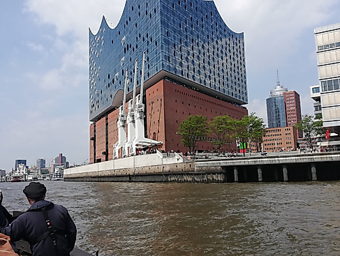 Uns Ewer im Hamburger Hafen