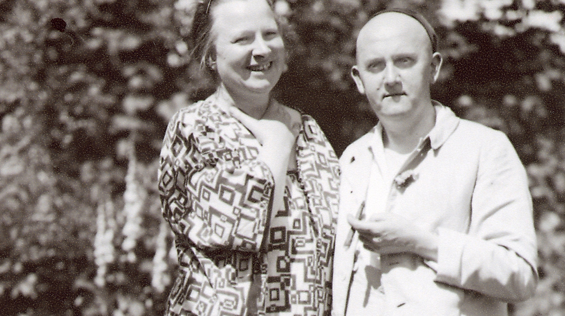Ehepaar Hablik im Garten, Aufnahme um 1920