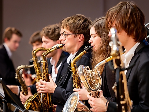 FRISCHER WIND IM HERBST - Jazz mit Kathrine Windfeld und dem LJJO Hamburg