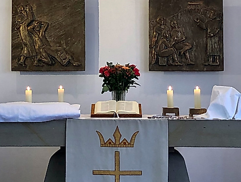 Gottesdienst mit Abendmahl und Chor in der Pauluskirche