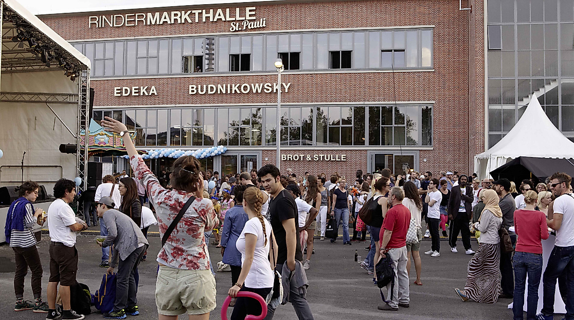 Der Vorplatz der Rindermarkthalle St. Pauli