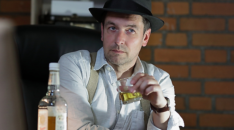 Carsten Schlüter - „Die Uhl in Weiß“