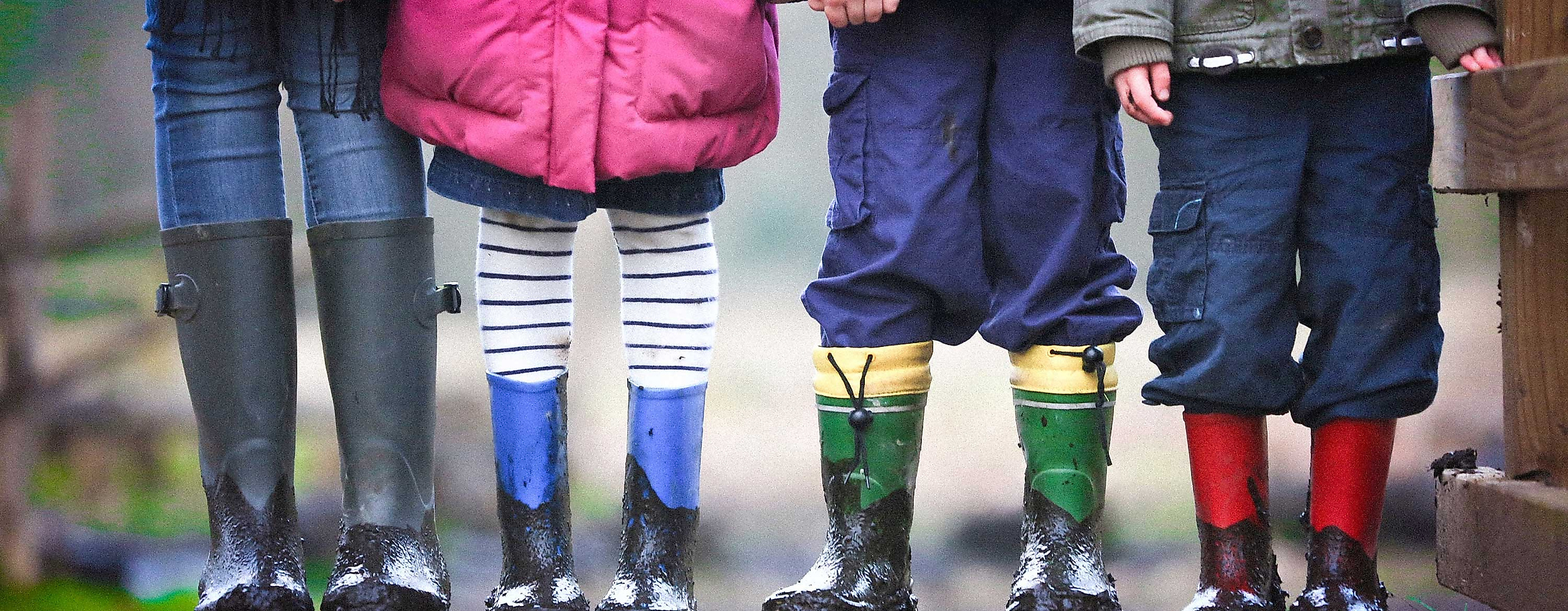 web-kinderflohmarkt-kinderkleidung-shoppen-flohmaerkte-c-ben-wicks-unsplash