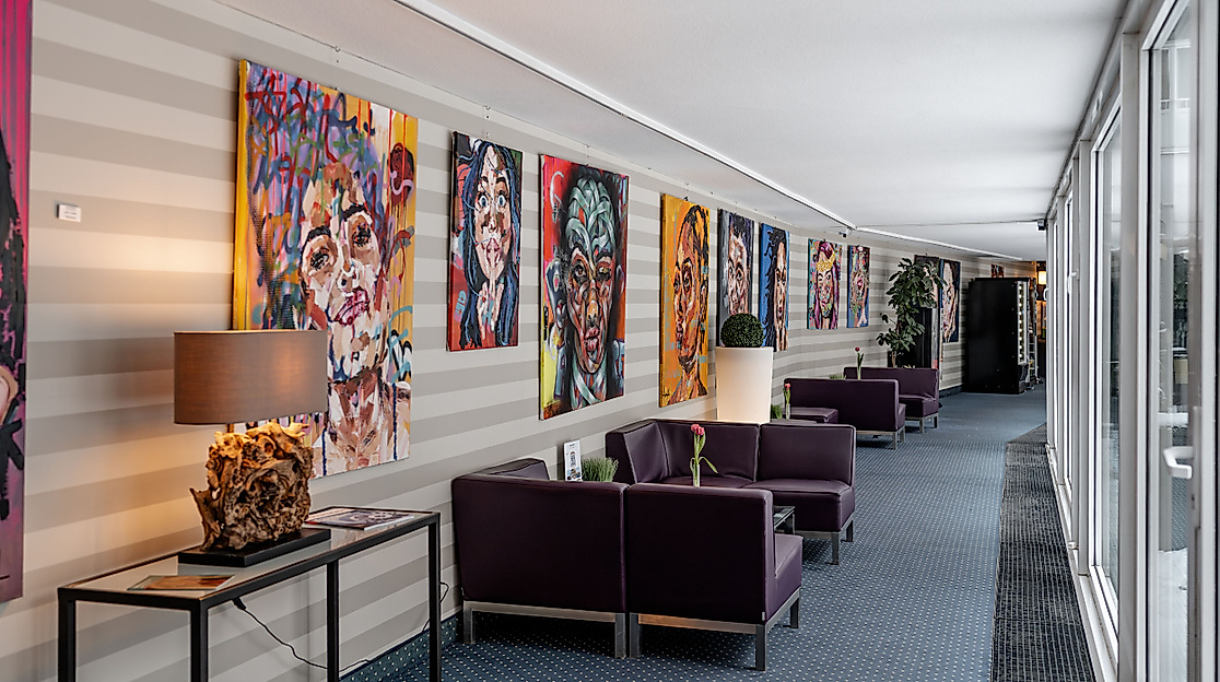 relexa hotel Bellevue Hamburg: Galleriegang