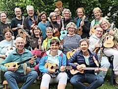 4 SAITEN – 2 BANDS – 1 KONZERT - Das UKULELE ORCHESTER PANKOW zu Gast bei den UKULOLAS