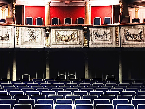 Führung durch das Schlosstheater - Ein Blick hinter die Kulissen des Schlosstheaters