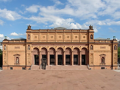 Hamburger Kunsthalle_Modernisiertes Eingangsportal am Gründungsbau_Ralf Suerbaum.jpg