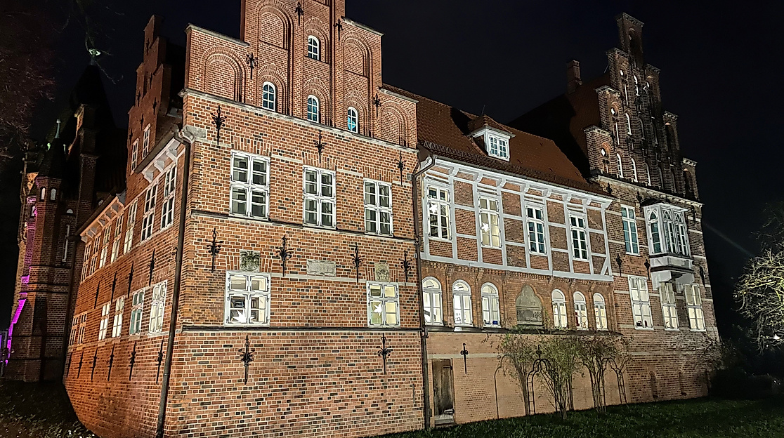 Bergedorfer Schloss beleuchtet