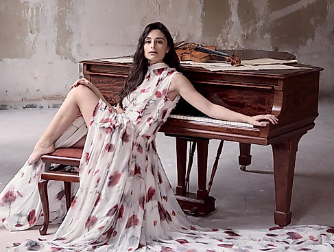 Esther Abrami: Amour
