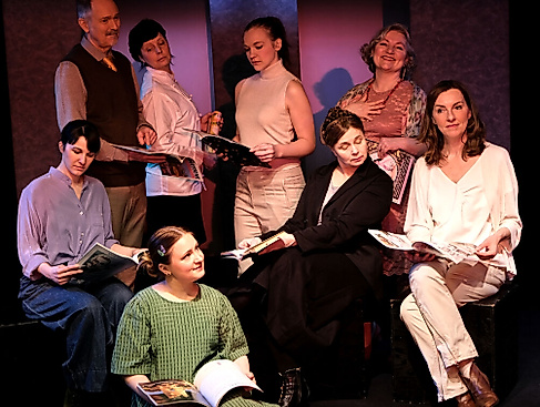 FRAUEN.MÜSSEN.LIEBEN.DÜRFEN