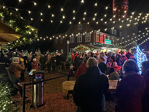 Weihnachtsmarkt unter Polarlichtern | An der Ratsmühle
