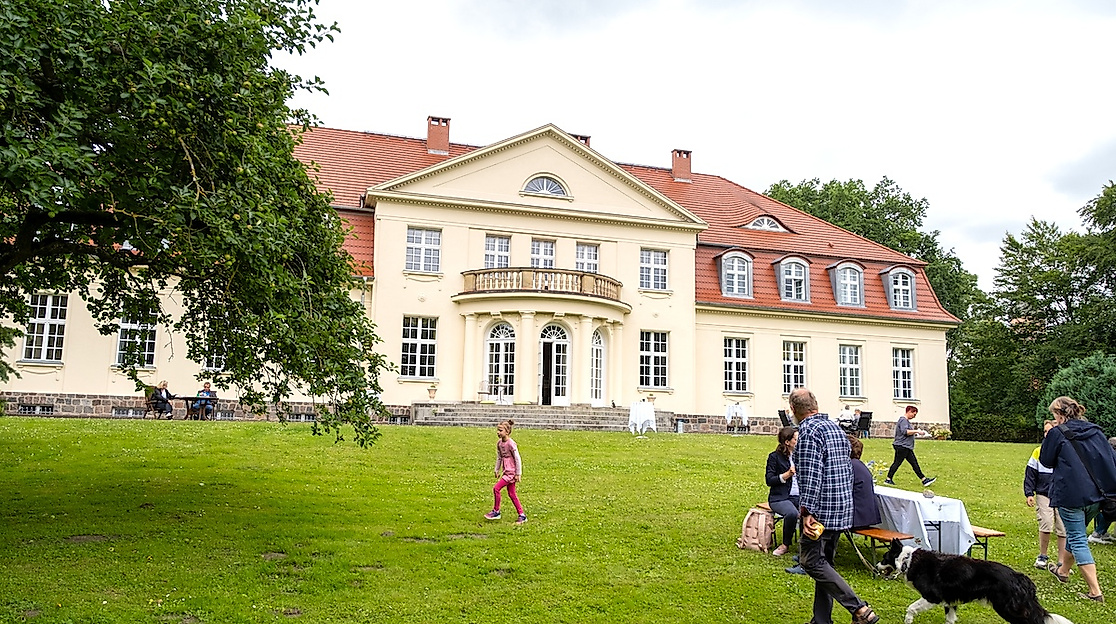 Gutshaus Gevezin mit Park