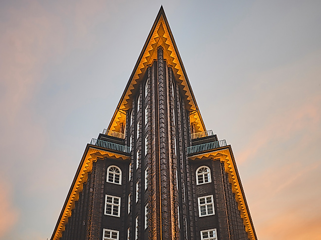 chilehaus-nachtaufnahme_c-2019-thisisjulia-photography-5