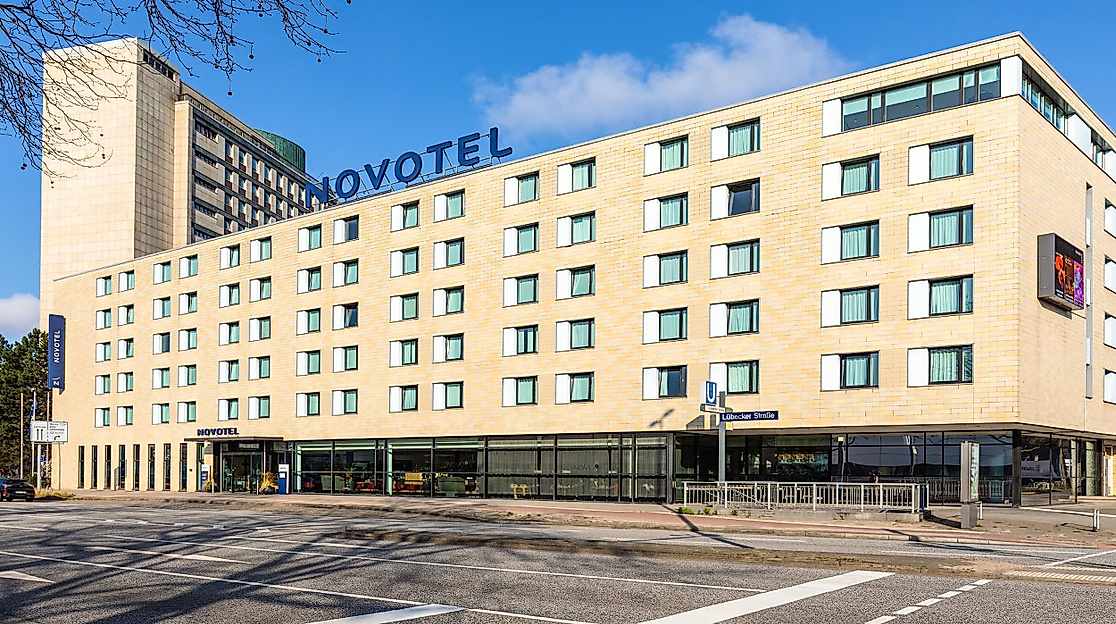 Hotel Novotel Hamburg City Alster: Außenansicht