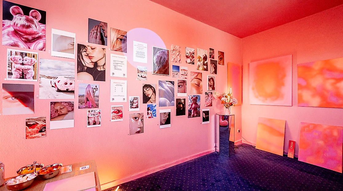 Gestalteter Raum beim altonale Kunstherbst von Stefanie Steckhan