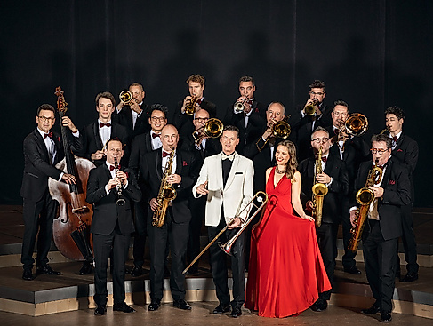 GLENN MILLER ORCHESTRA - „FOR SWINGING DANCERS“ - directed by Uli Plettendorff