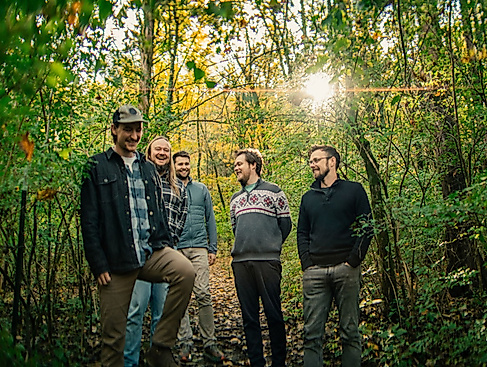 TOPHOUSE - Support: Raynes