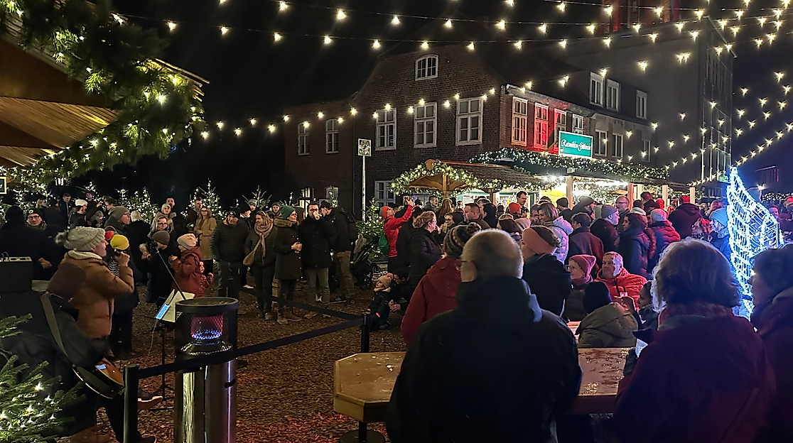 Weihnachtsmarkt unter Polarlichtern | An der Ratsmühle