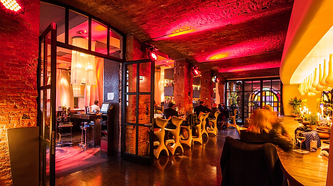 east_hotel_hamburg_yakshis_bar_schiff-c-east-hotel-und-restaurant-gmbh