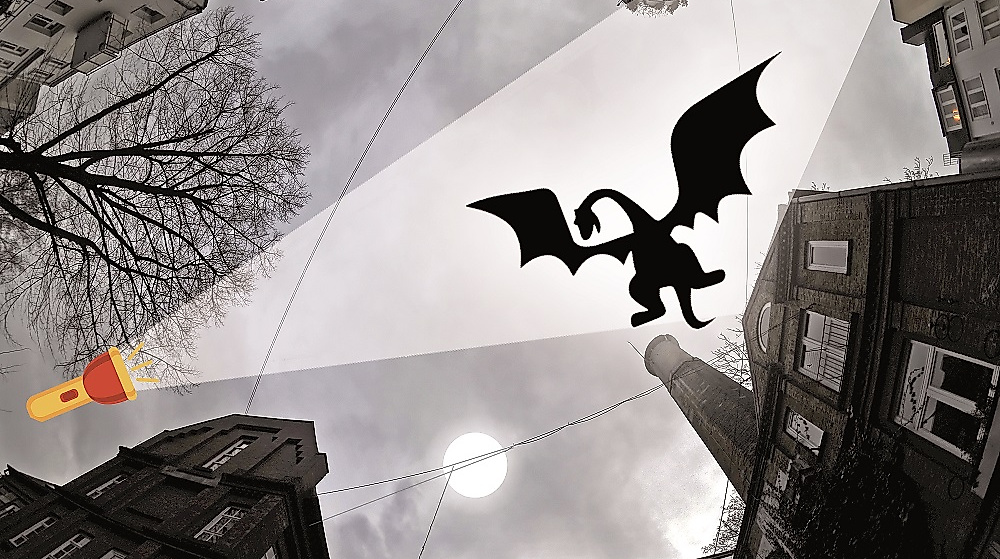 Hinterhof in Hamburg-St. Georg - Wohnt hier der Drache?