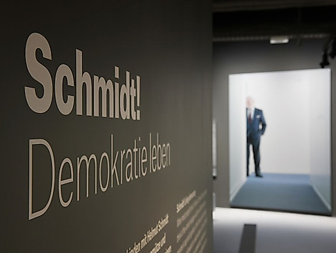 Bundeskanzler Helmut Schmidt Stiftung_2011SmdZZ910.jpg
