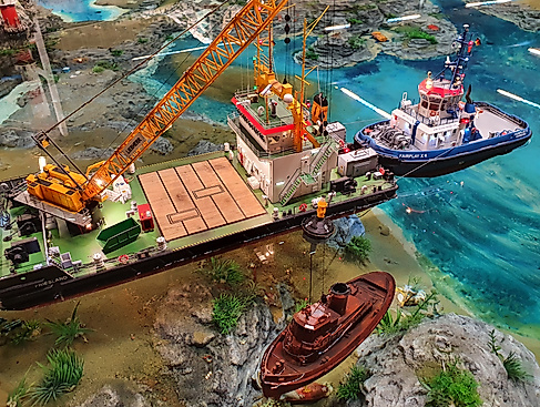 Bild12_Wrackbergung mit funkferngesteuertem Kran 2