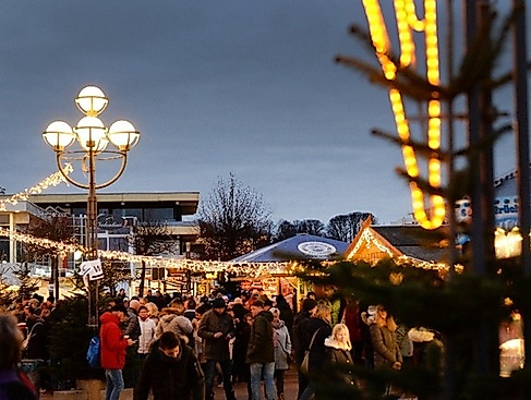 Wintermarkt - mit DJ Gordan & Lasershow