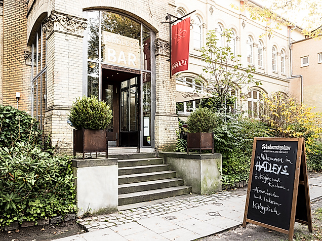 hadleys-eingang_c-cafe-hadleys-betriebsgmbh