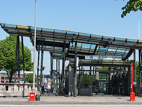 Treffpunkt: U-Bahnhof St. Pauli (Ausgang Millerntorplatz)