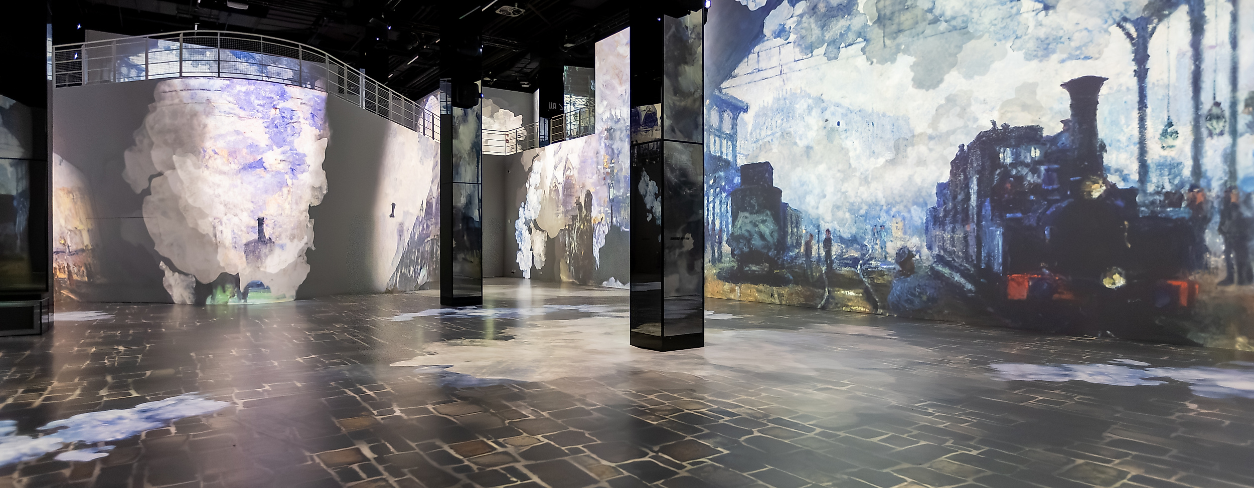 Impressionistische Projektionen in moderner Kunstinstallation