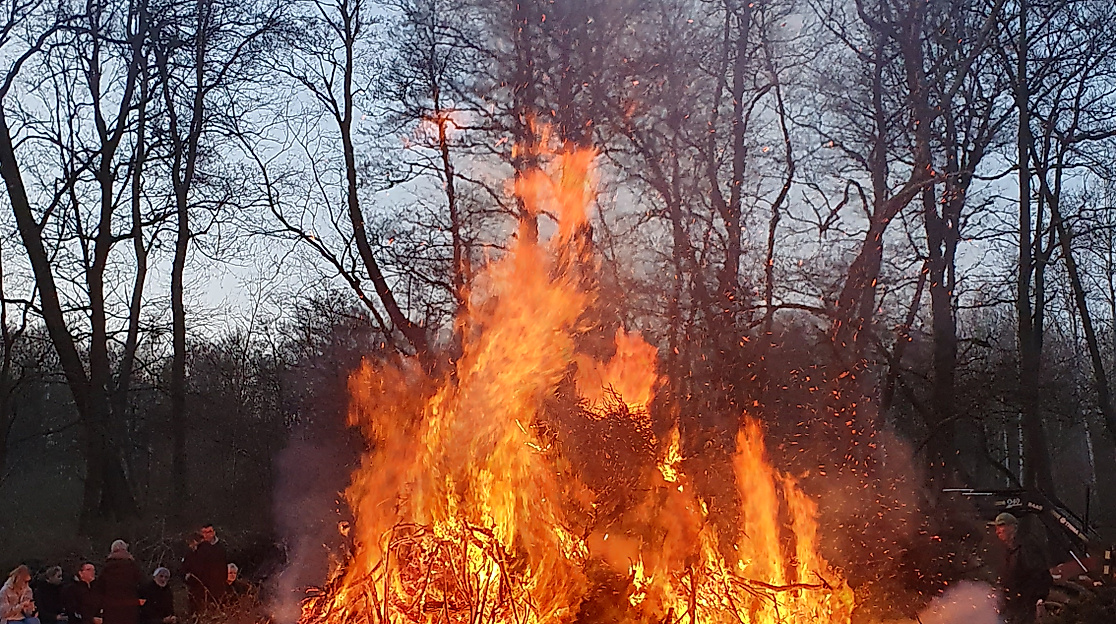 Osterfeuer in Timmdorf