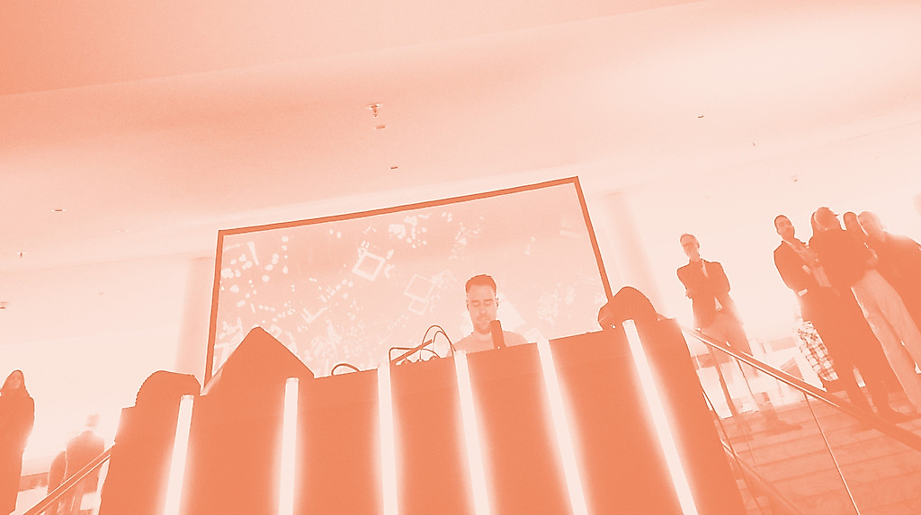 Club Zone #1: Schall und Rau(s)ch