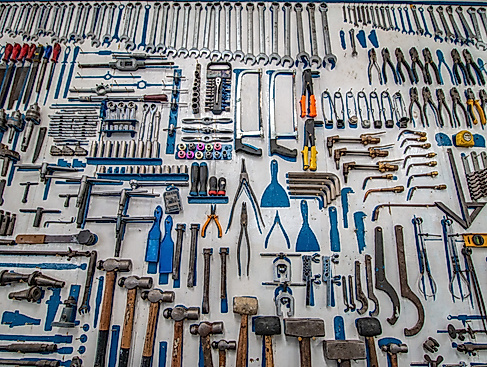 Repair-Cafe_Tools_unsplash