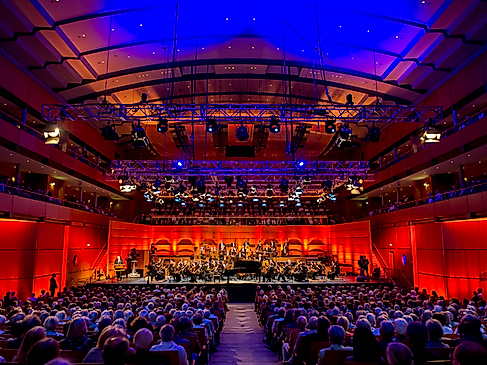 Musik- und Kongresshalle Konzertsaal