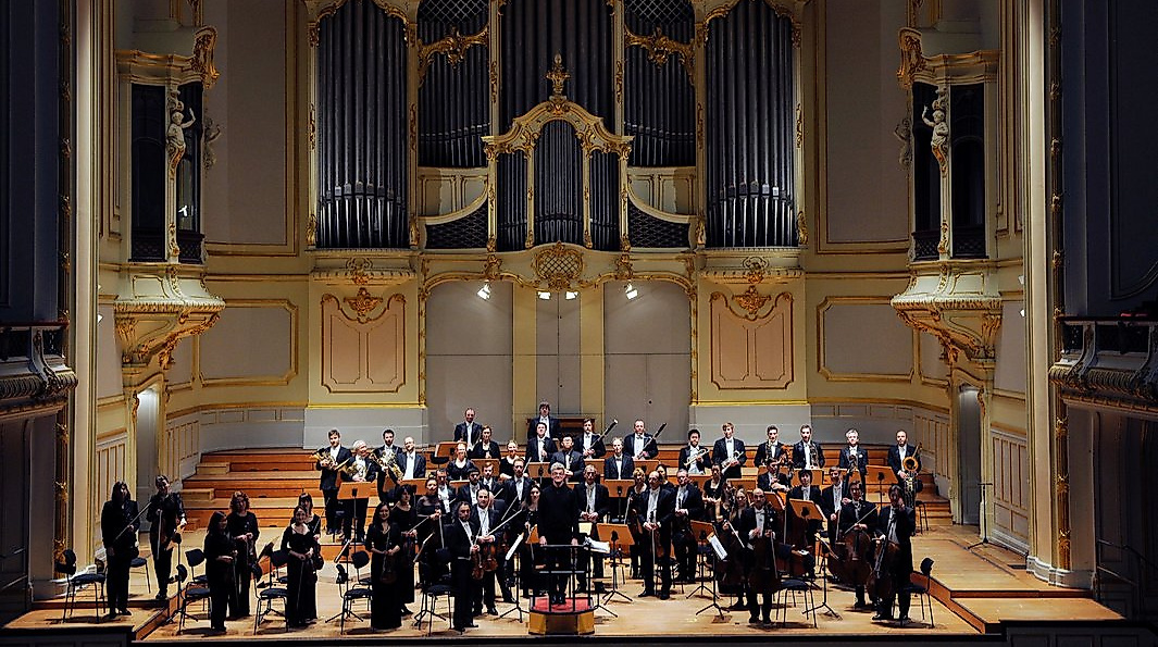 Neue Philharmonie Hamburg / Hovhannes Baghdasaryan