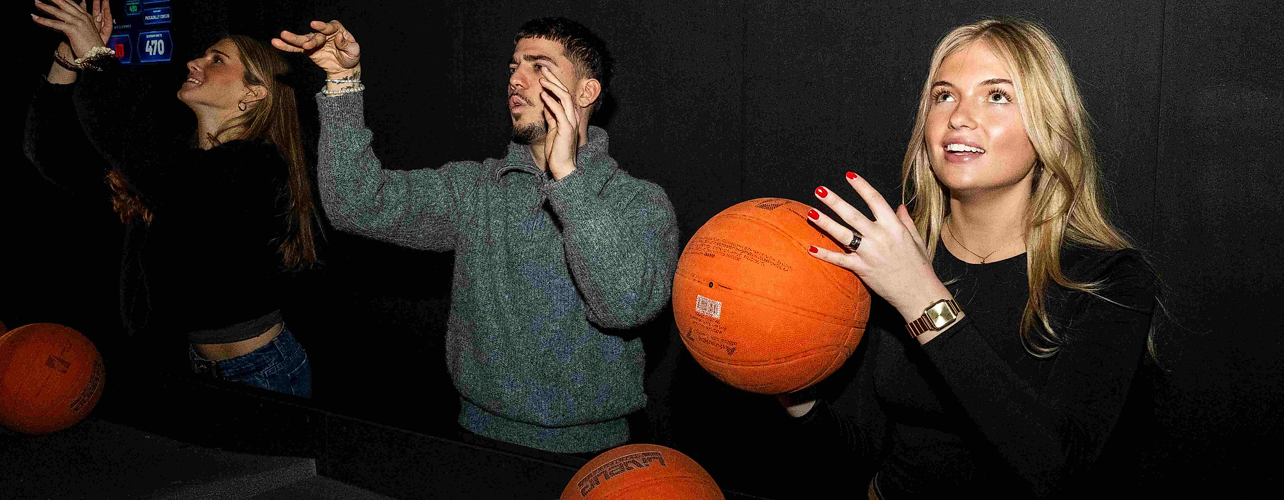 Basketballspiel im Innenbereich