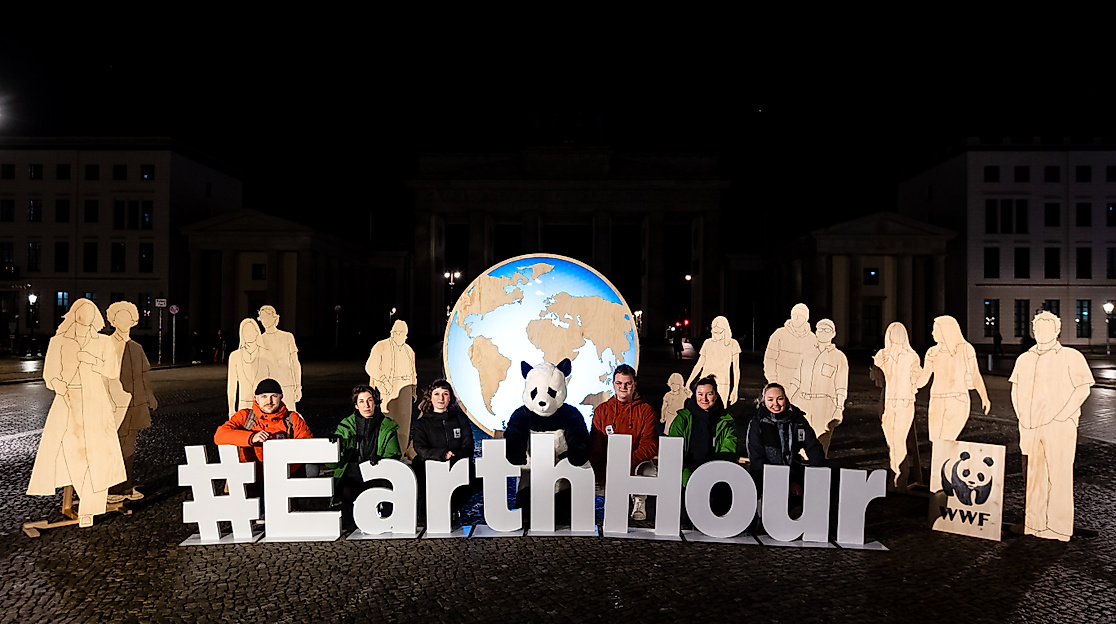Earth-Hour-2024-Brandenburger-Tor-_P_L3638-c-Joerg-Farys-WWF