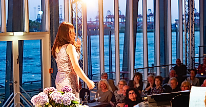 opernloft-saal-in-aktion-inken-rahardt