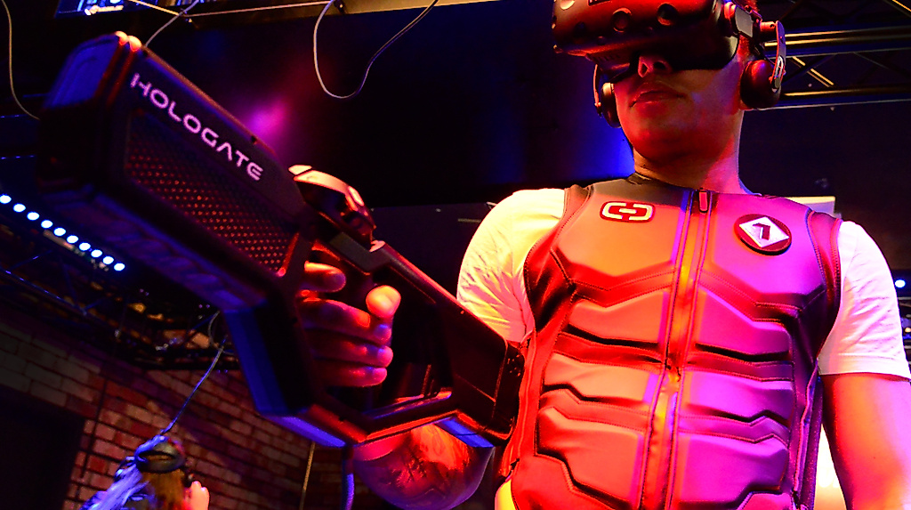 slv_hologate-spieler-am-start_c_schwarzlichtviertel