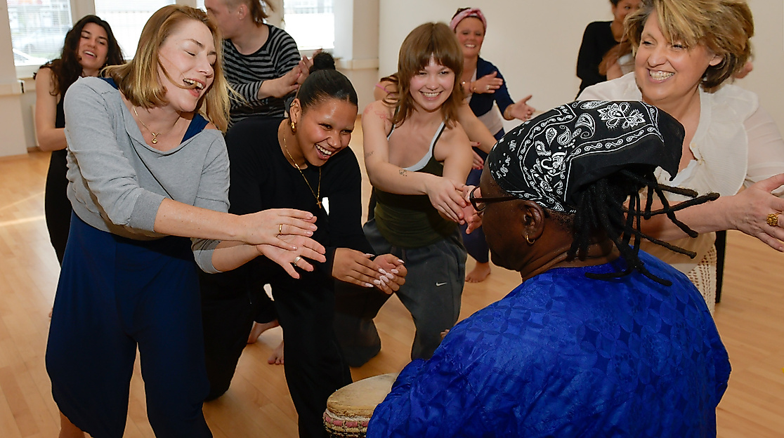 Tanz der Schlange und der Versöhnung