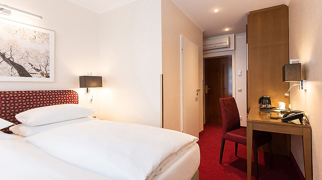 Best Western Plus Hotel St. Raphael Hamburg: Queensize Zimmer