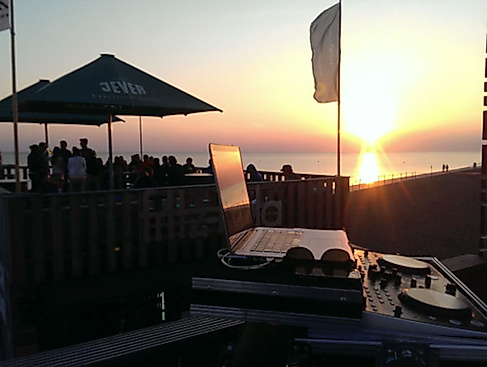 360 Grad Bar - DJ Flo