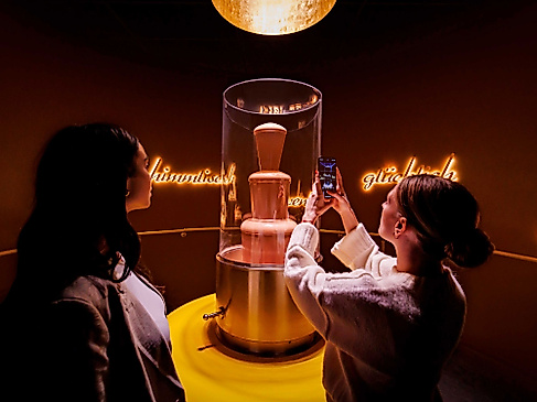 poi-chocoversum-brunnen-c-morris-mac-matzen-web-2500x1500