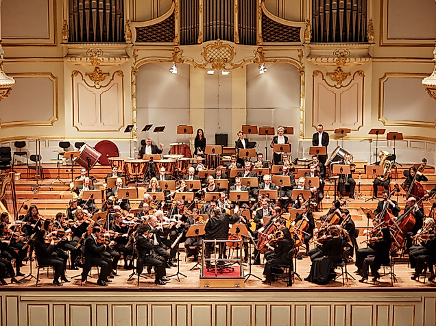 symphoniker-hamburg_c-maxim-schulzjpg