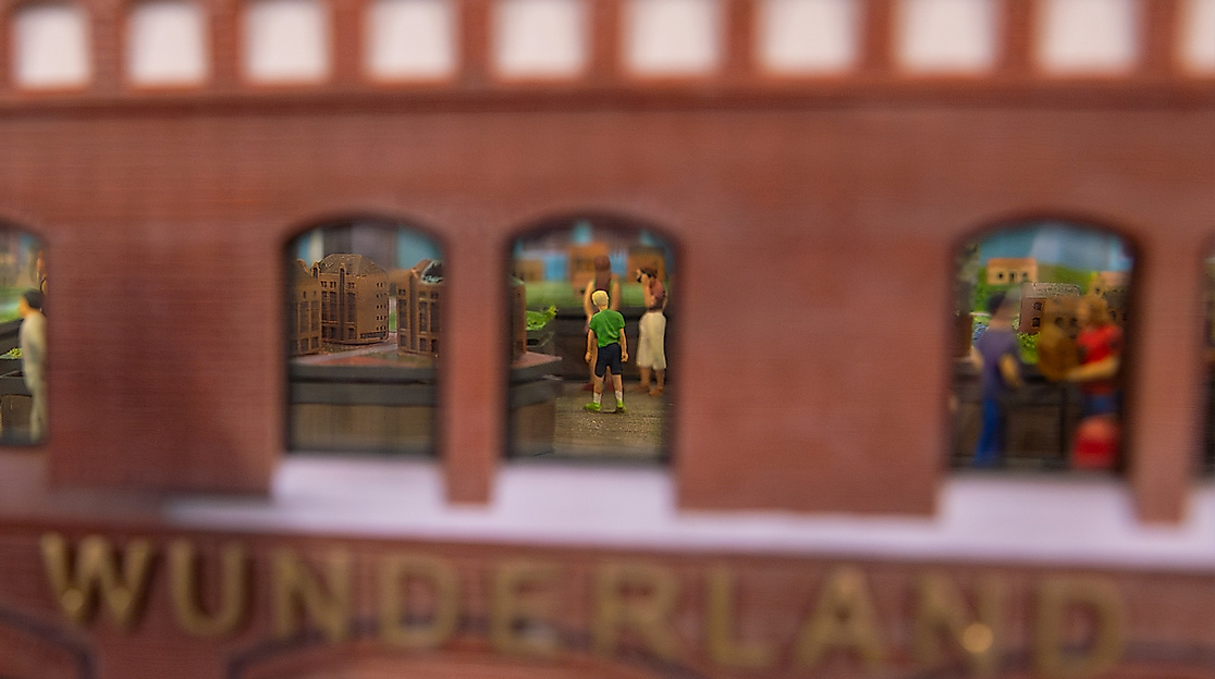 hamburg-speicherstadt-wunderland-innen-fassade